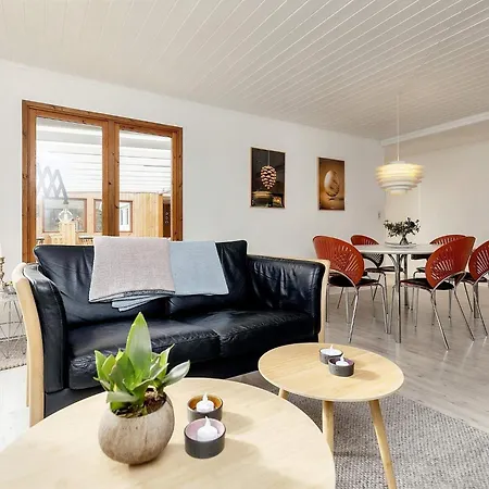 Xii Feriehus *